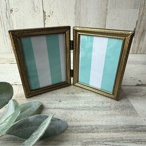 Vintage Gold Tone (3.5x2.5) Bifold Hinged Metal Picture Photo Frame Tabletop